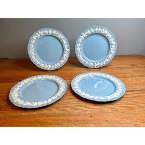 Set of 4 Wedgwood Embossed Queensware Dinner Plate Blue and Cream 1960’s Grapevi